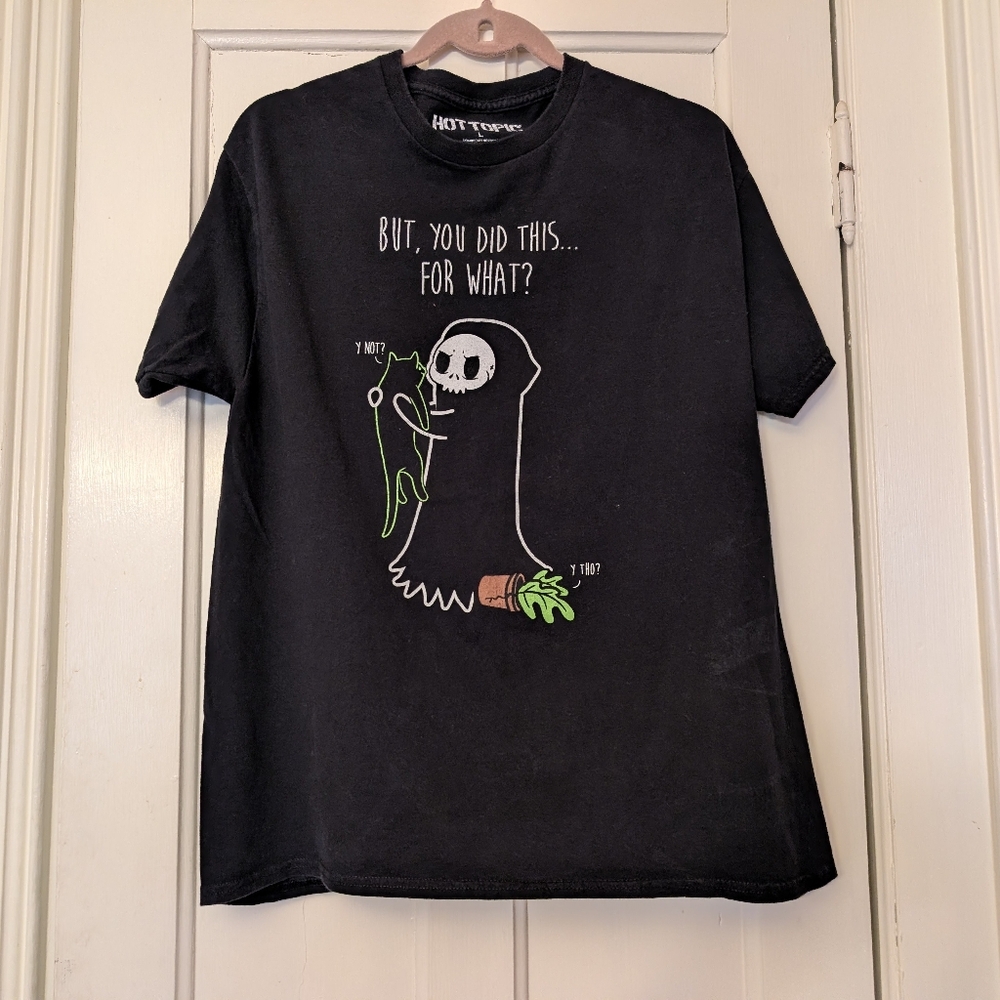 Hot Topic Grim Reaper and Cat Black Large Women's T-shirt Quirky Humor Goth Y2K